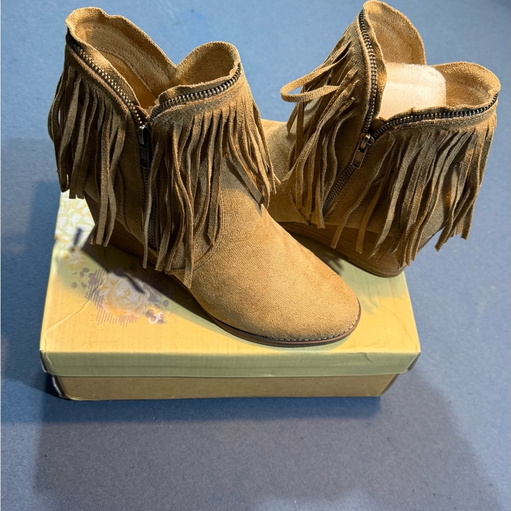 Tan Fringe Booties New